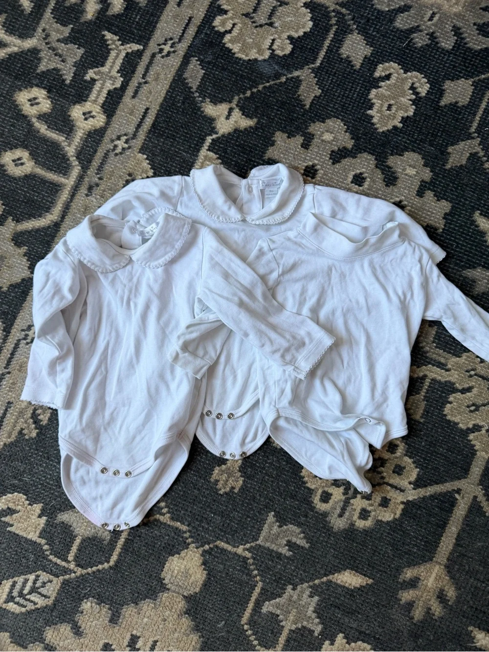 3 Kissy Kissy Peter Pan Collar